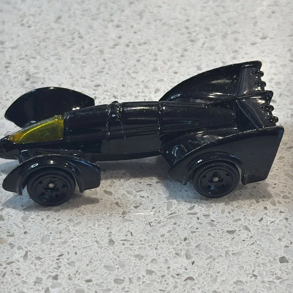 Hot Wheels Mattel Batman card - die-cast 2